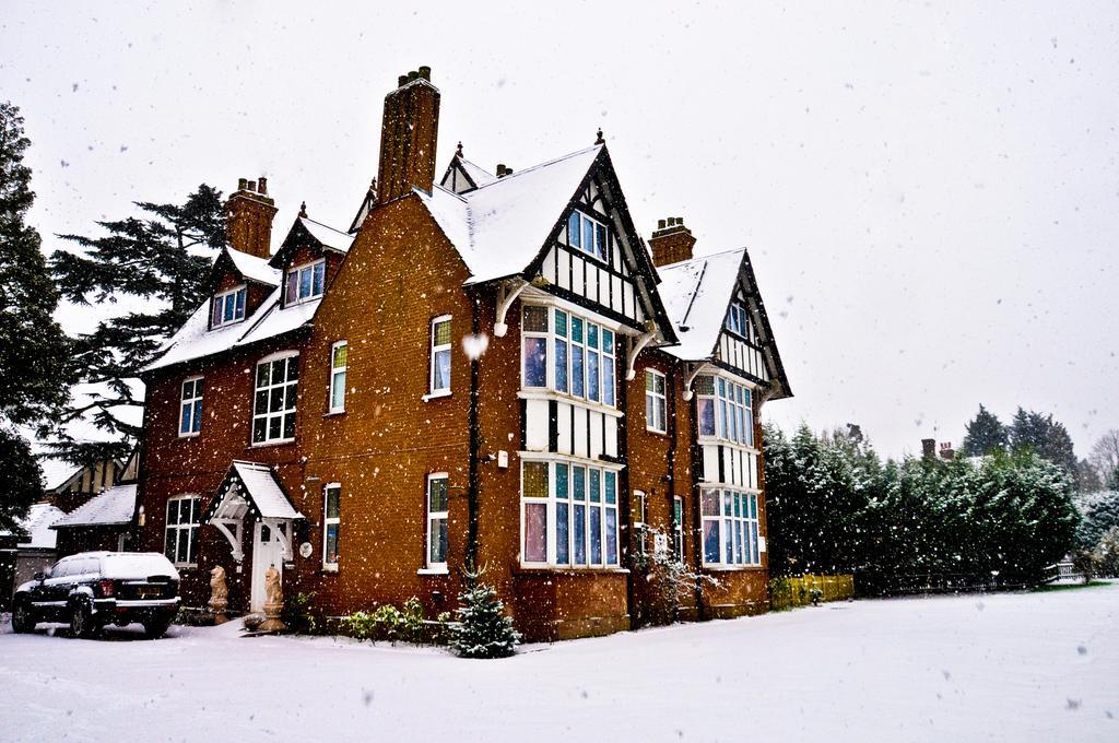 Gatwick Inn Horley Zewnętrze zdjęcie