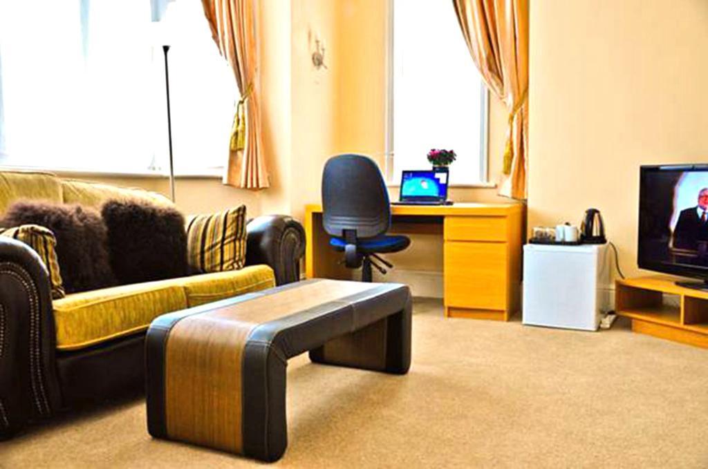 Gatwick Inn Horley Zewnętrze zdjęcie