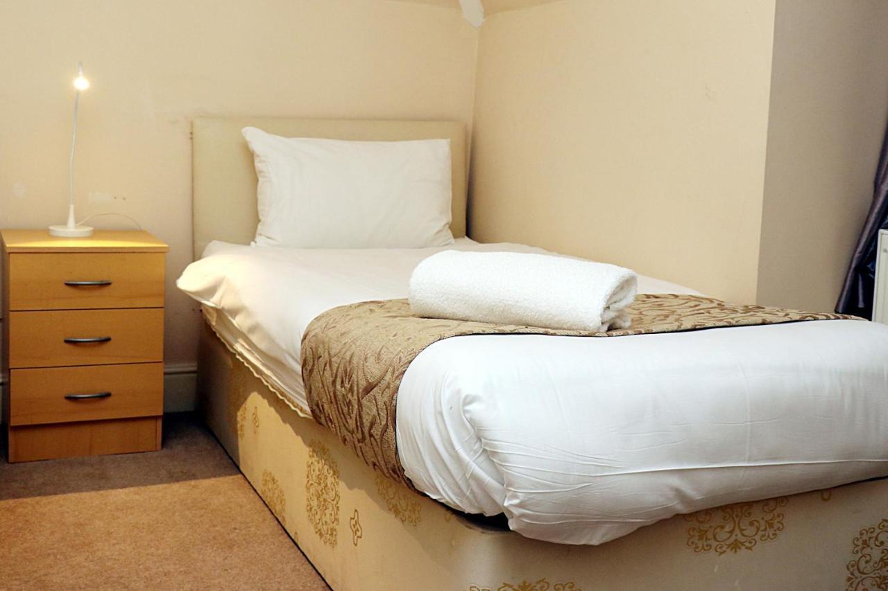 Gatwick Inn Horley Zewnętrze zdjęcie