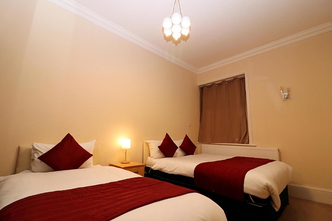 Gatwick Inn Horley Zewnętrze zdjęcie