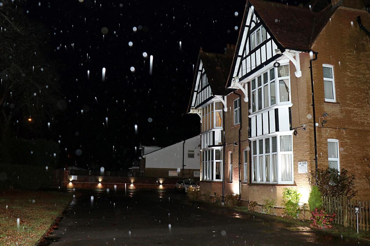 Gatwick Inn Horley Zewnętrze zdjęcie