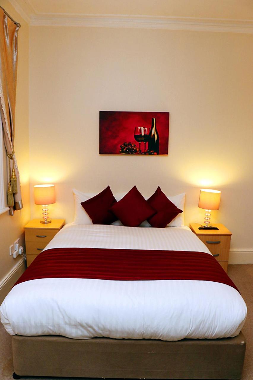 Gatwick Inn Horley Zewnętrze zdjęcie
