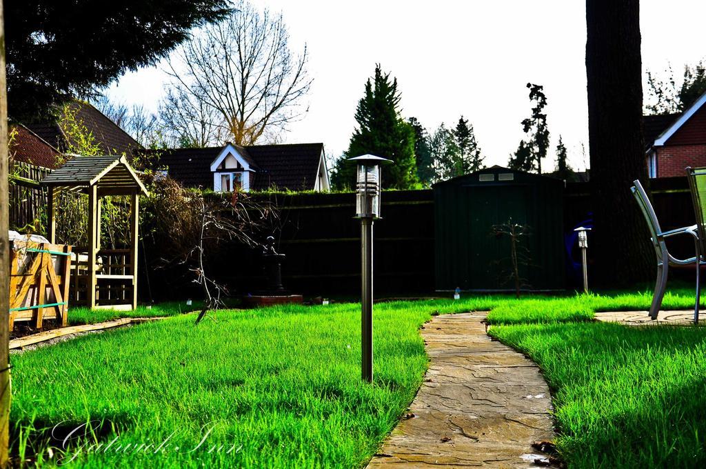 Gatwick Inn Horley Zewnętrze zdjęcie
