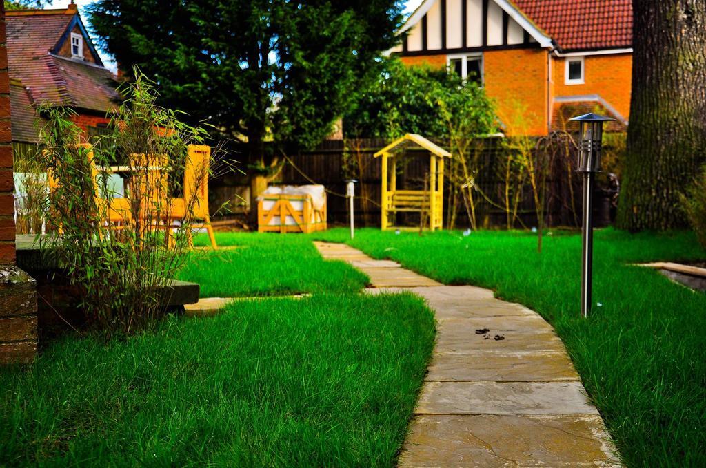 Gatwick Inn Horley Zewnętrze zdjęcie