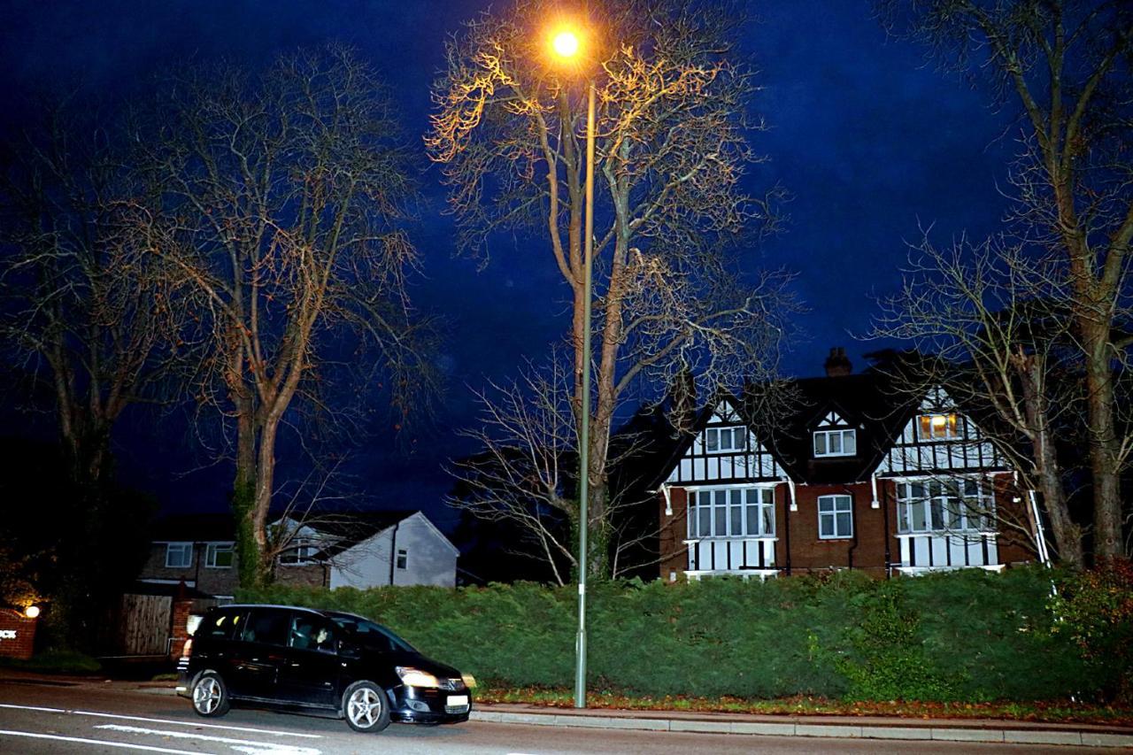 Gatwick Inn Horley Zewnętrze zdjęcie